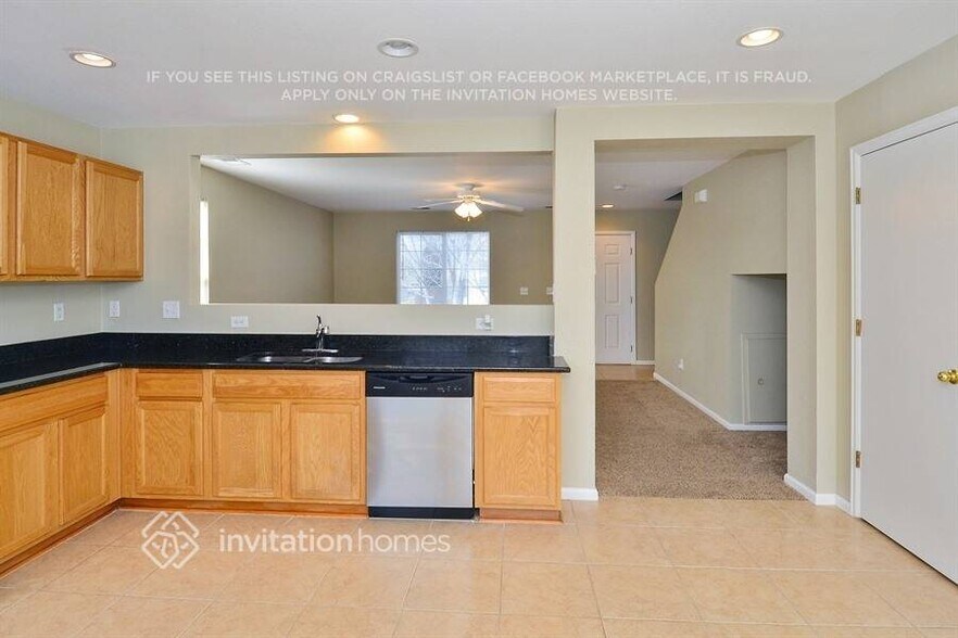 Building Photo - 10100 Glencoe Ct