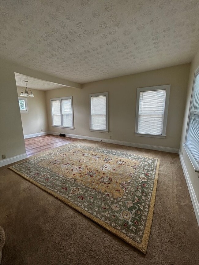 Building Photo - Spacious 3-Bedroom 2-Bath Home with Central Air and Full Basement on the Hilltop!