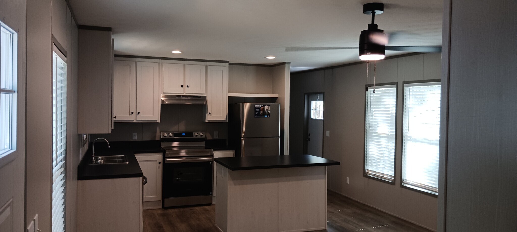 Building Photo - 49 Thousand Oaks Dr