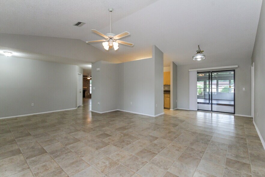 Building Photo - 3116 50th Ave Dr E