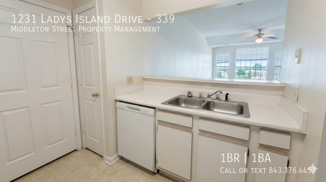 Building Photo - 1231 Ladys Island Dr