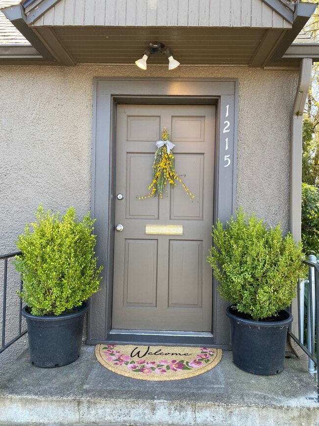 Building Photo - 1215 Shortridge St SE