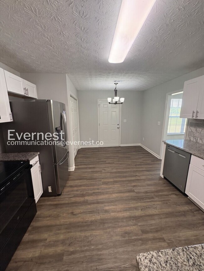 Building Photo - 459 Sawtooth Ln