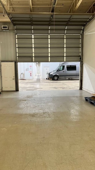 Building Photo - 1301 Cliff Rd E