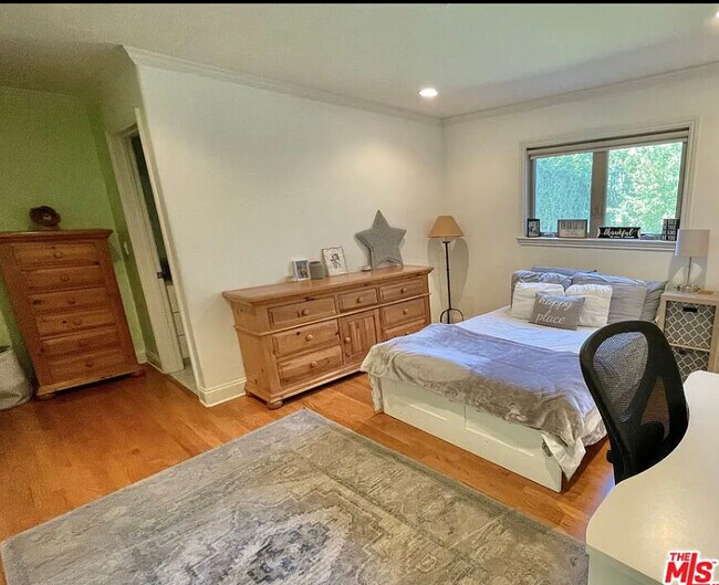 Building Photo - 3250 Midvale Ave