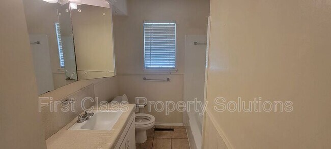 Building Photo - 6300 N Wildewood Dr