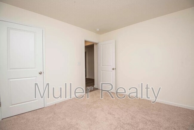 Building Photo - 7452Z Game Bird St