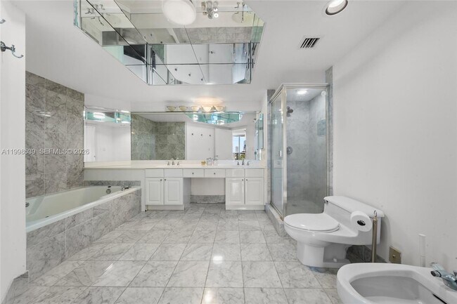 Building Photo - 3598 Yacht Club Dr