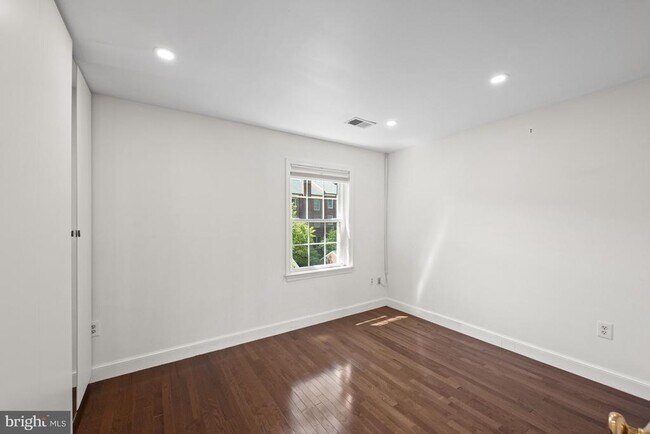 Building Photo - 3545 Winfield Lane Northwest