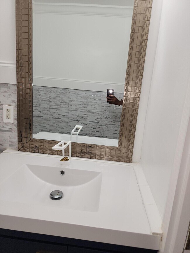 Building Photo - 5524 Boynton Gardens Dr