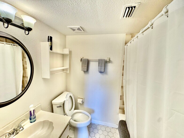 Building Photo - 22523 Westchester Blvd