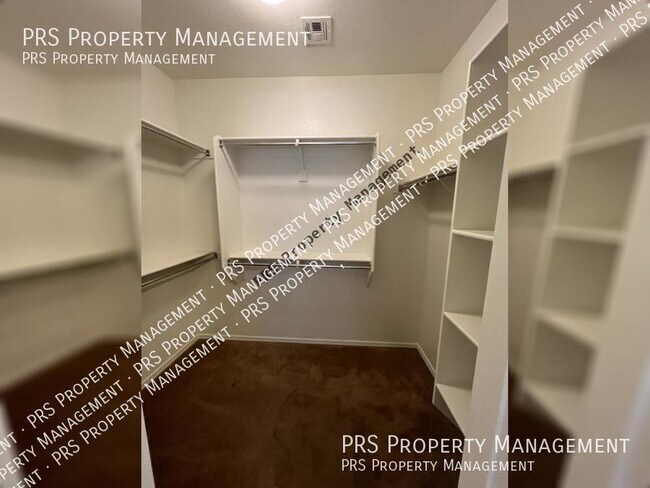 Building Photo - 4135 E Bellerive Dr