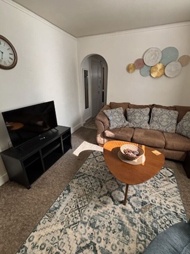 Building Photo - 307 9th St