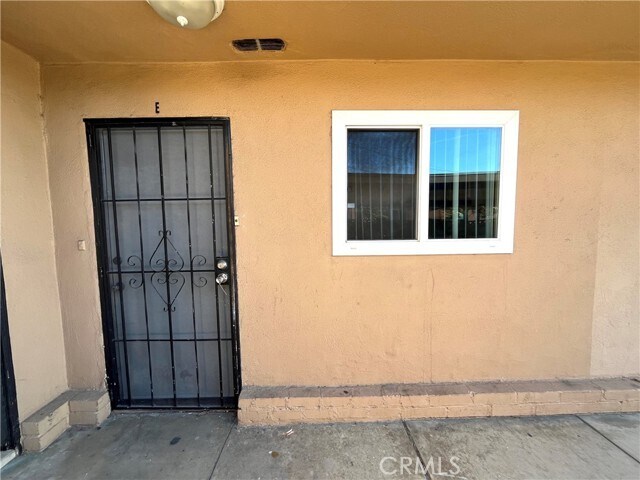 Building Photo - 4329 E 55th St