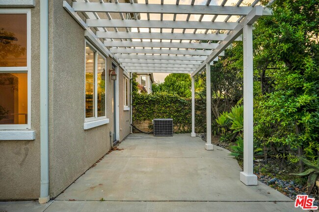 Building Photo - 24130 Tango Dr