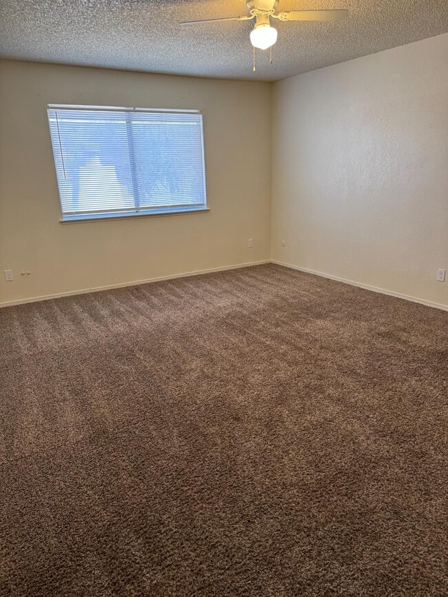 Building Photo - 2056 W Simpson Ave