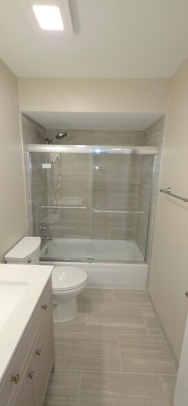 Building Photo - 4132 Cove Ln