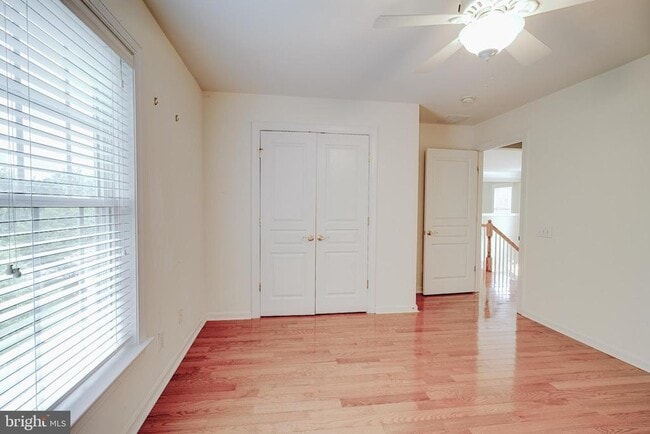 Building Photo - 15 Ridings Way