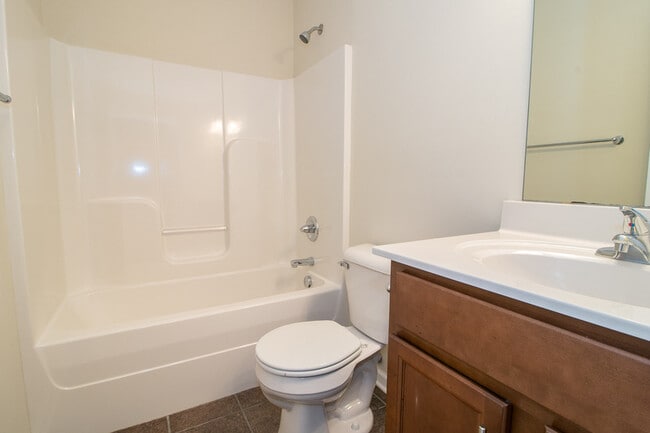 Building Photo - 992-C S Ash Ridge Dr