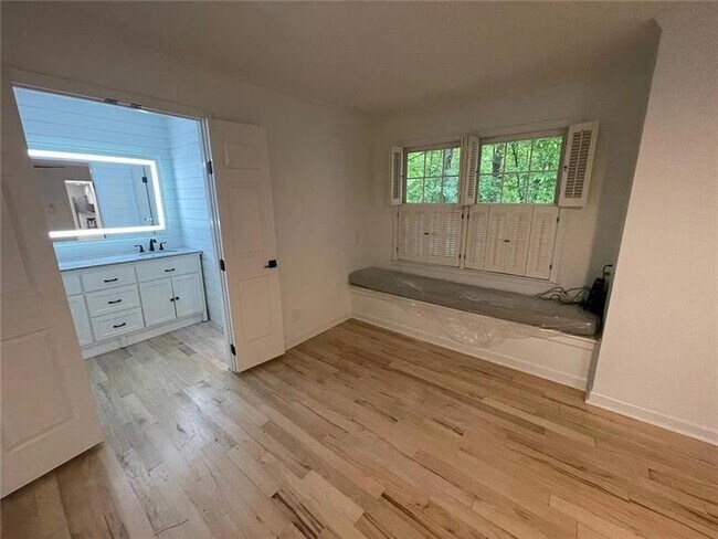 Building Photo - 160 Boxelder Ln