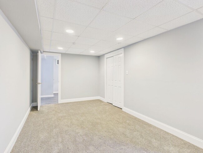 Building Photo - Beautiful Spacious Single Family in Blue Meadow Farms