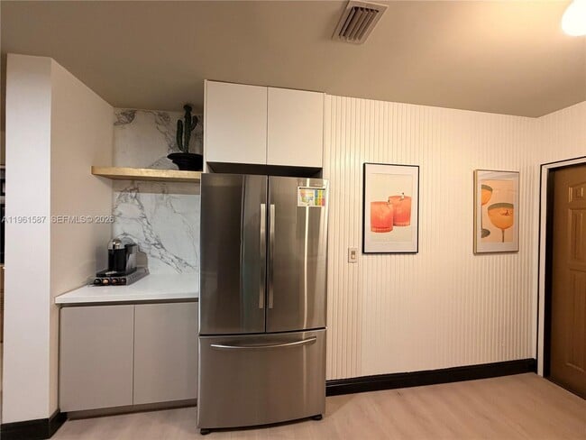 Building Photo - 920 SW 50th Ave