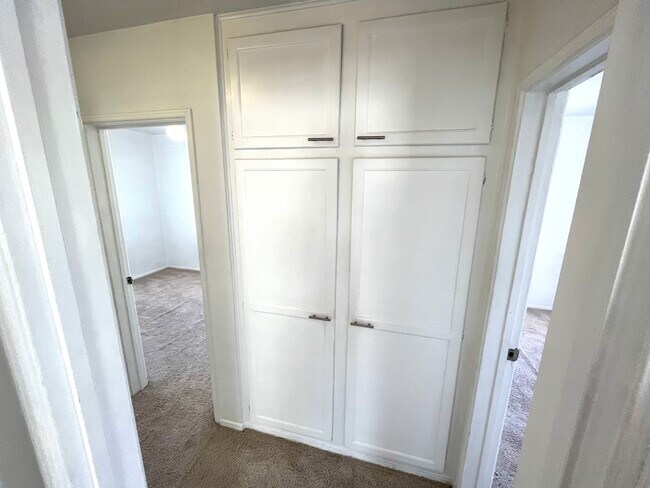 Building Photo - 618 W 26th St