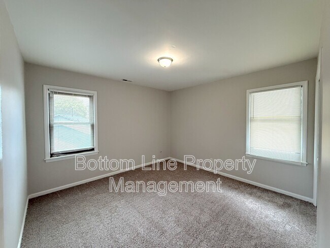 Building Photo - 3315 Wiseman Dr