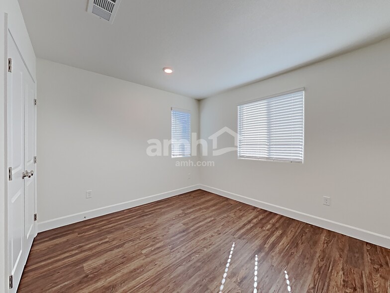 Building Photo - 331 Cape Seville Pl