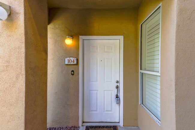 Building Photo - Guard Gated Summerlin 2 Bed Condo