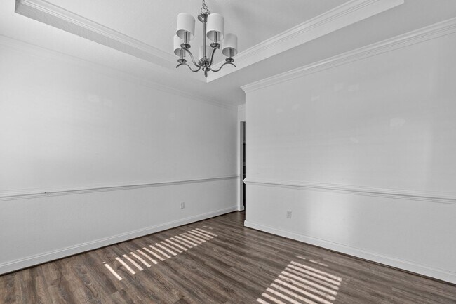 Building Photo - Exquisite 4-bedroom, 2.5-bath home located in the charming city of Chesapeake