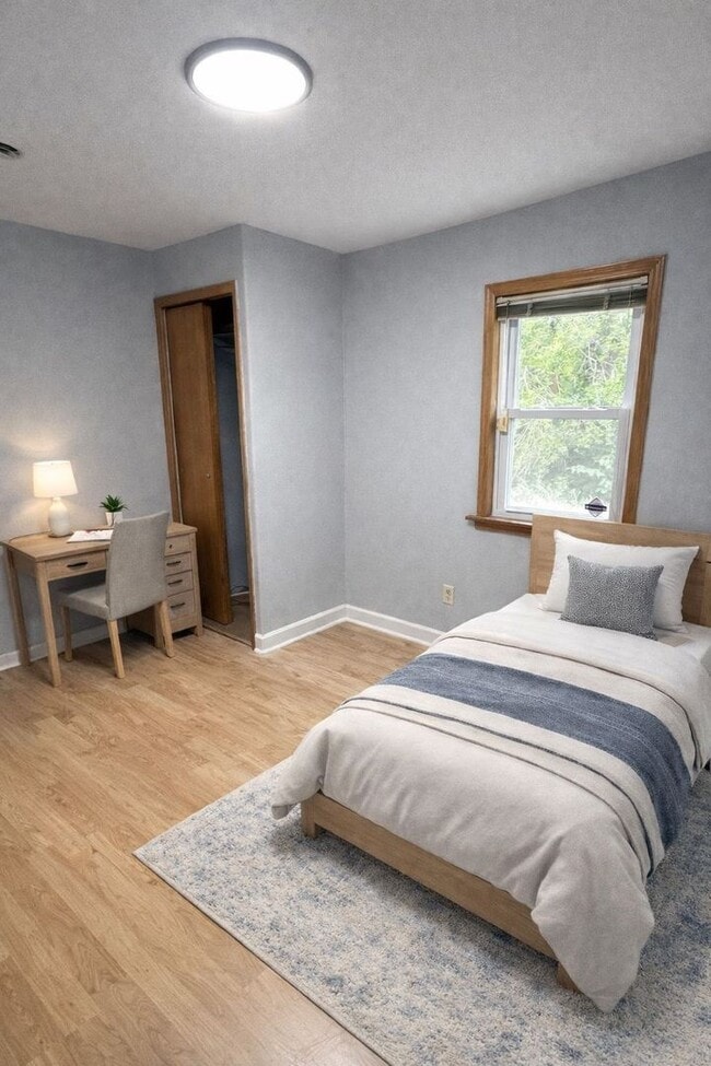 Building Photo - 3 Bed 1 Bath Single Family Home in Gary!