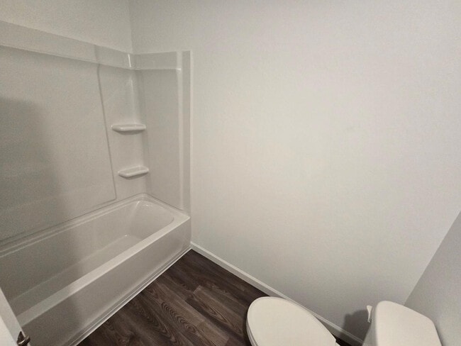 Building Photo - 736 Dylan Ct