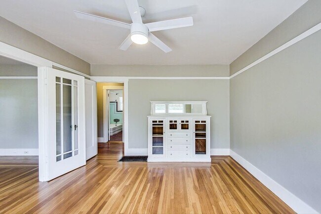 Building Photo - 2 Bedroom, 1 Bath + Office - Downtown Palo...
