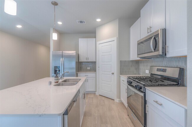 Building Photo - 1721 Succotash Oak Ct