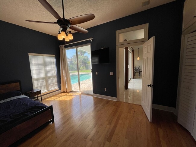 Building Photo - For Lease - 3 BR|2.5 BA w/ In-ground Pool in Palm Bay!