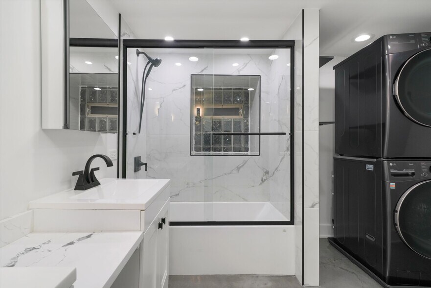 Building Photo - 2613 N Fairfield Ave