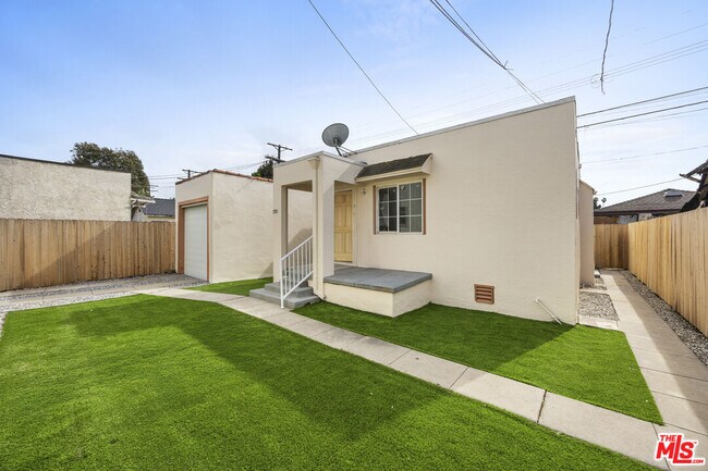 Building Photo - 1510 W 52nd St