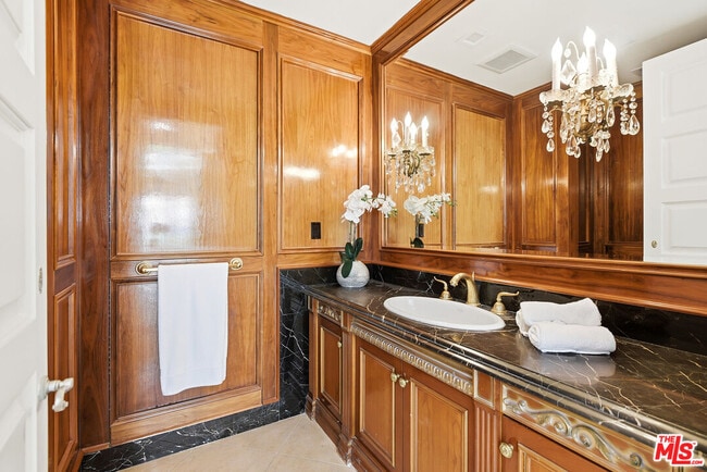 Building Photo - 407 Robert Ln