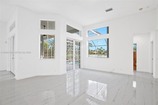 Building Photo - 646 Heritage Dr