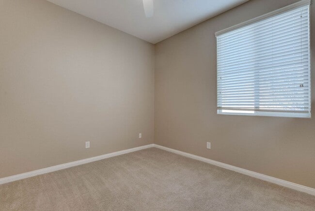 Building Photo - 10931 Sardinia Sands Dr