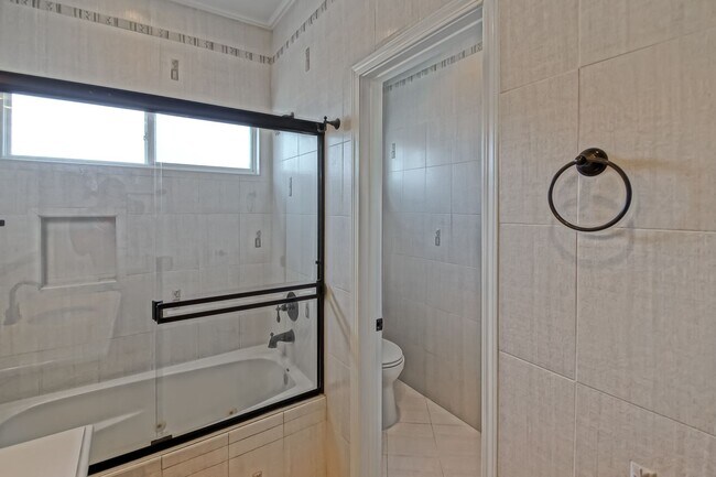 Building Photo - 15624 Sombra Ave