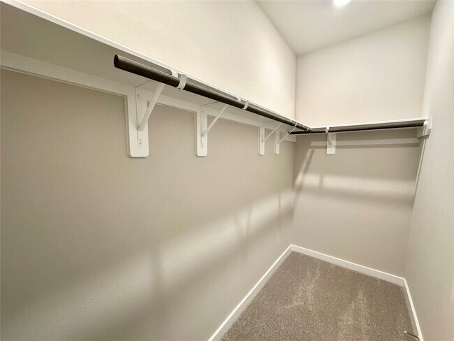 Building Photo - 12164 Ridge Top Dr