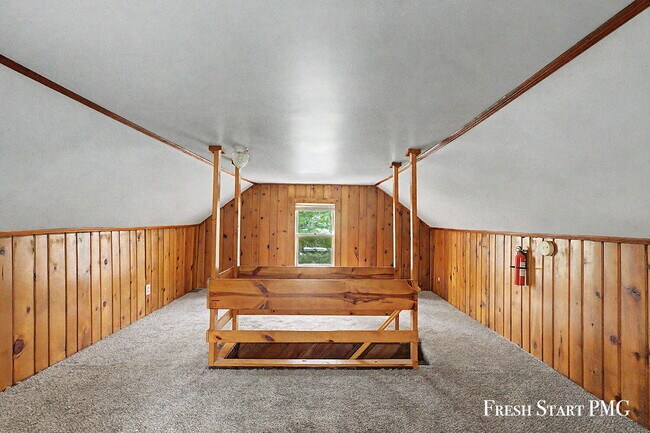 Building Photo - 1521 N Park St