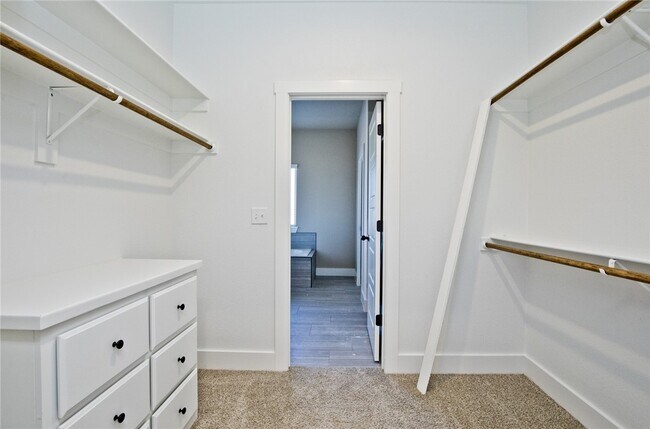 Building Photo - 2629 N Justin Dr