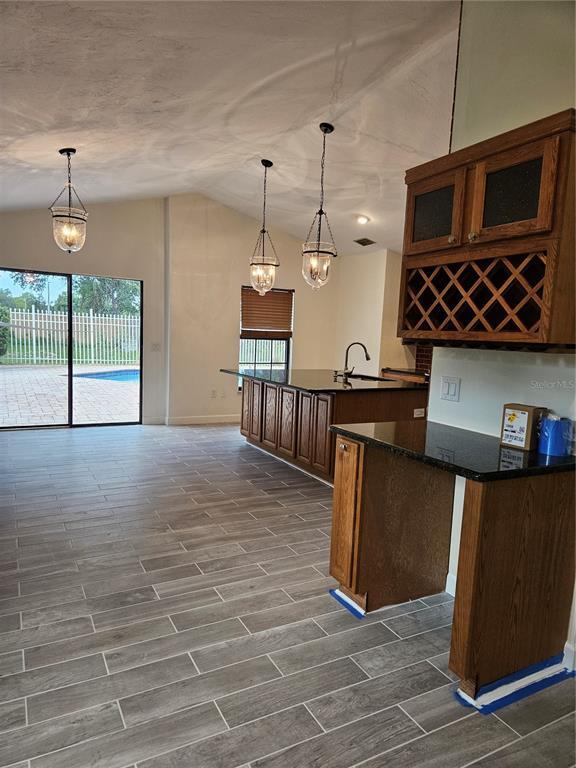 Building Photo - 4252 Prairie View Dr S