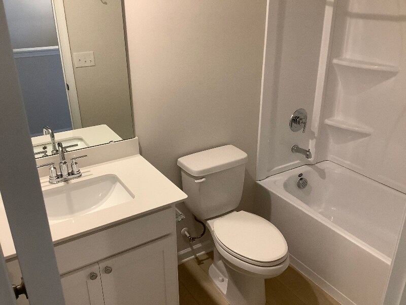 Building Photo - 136 Plumtree Ct