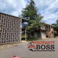Building Photo - 5900 Forest Ave