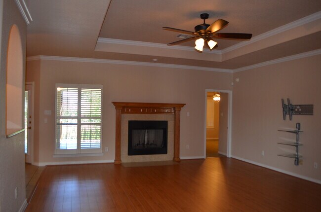 Building Photo - EXECUTIVE HOME IN COUNTRY TRAILS SUBDIVISI...