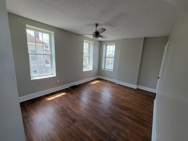 Building Photo - 751 Wager St